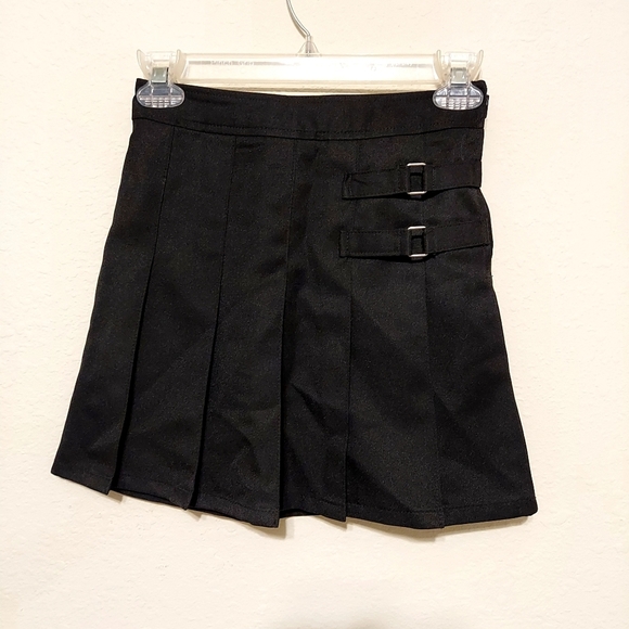 Black Pleated Mini Skirt with Buckle Detail, Kids Size 8. - Picture 1 of 2